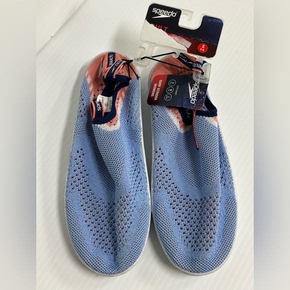 Speedo "The Original Surf Strider" Shoes in Blue/Pink Size Adult Small (5-6) NWT - Picture 1 of 3